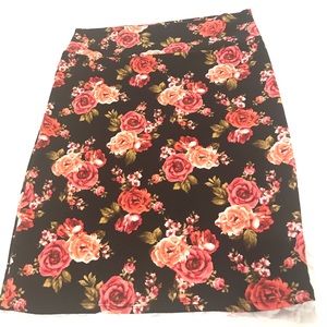 NWOT LulaRoe Floral Cassie Size L